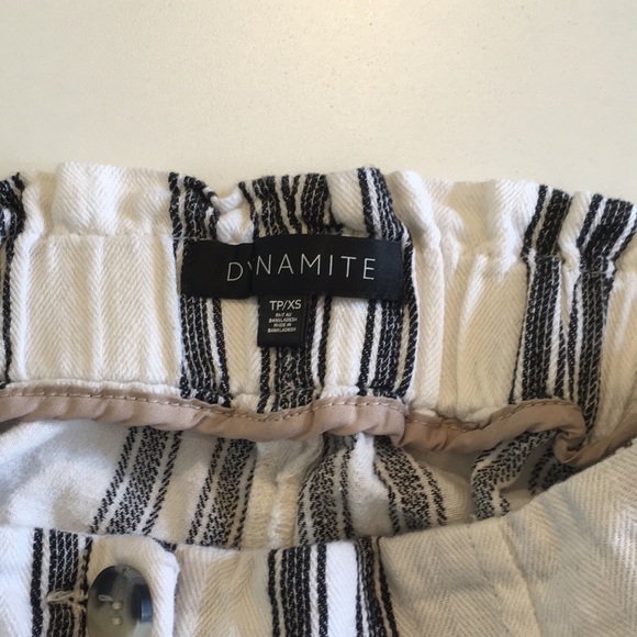 Striped navy blue and white shorts - Picture 5 of 7